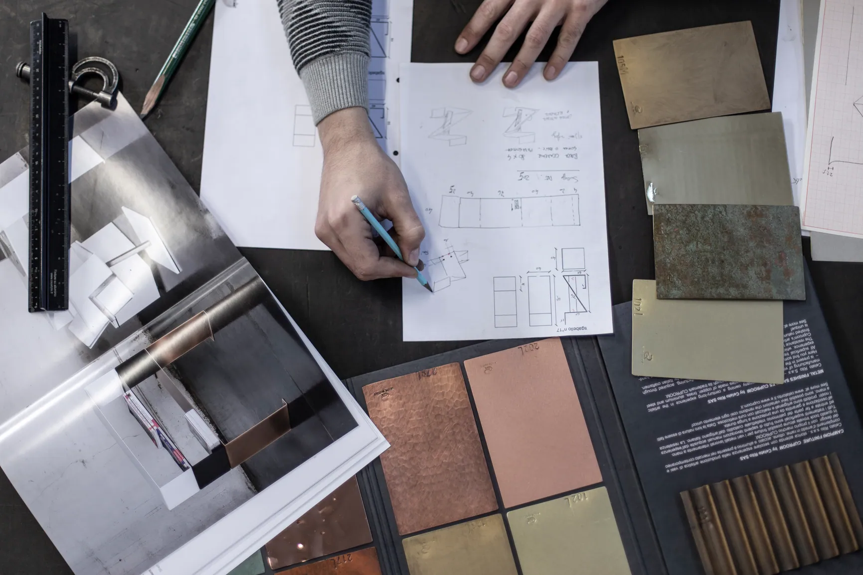 Tailor-made metal surface in an architectural interior